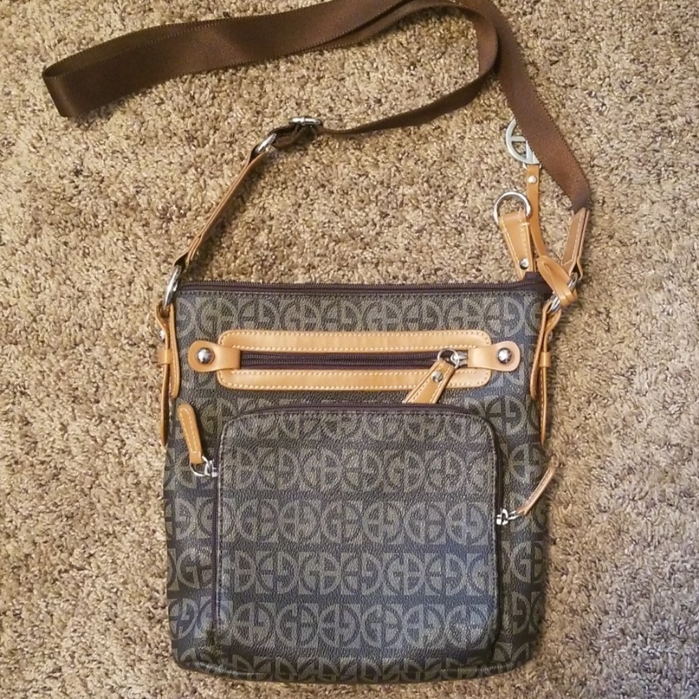 Over-the-shoulder Purse